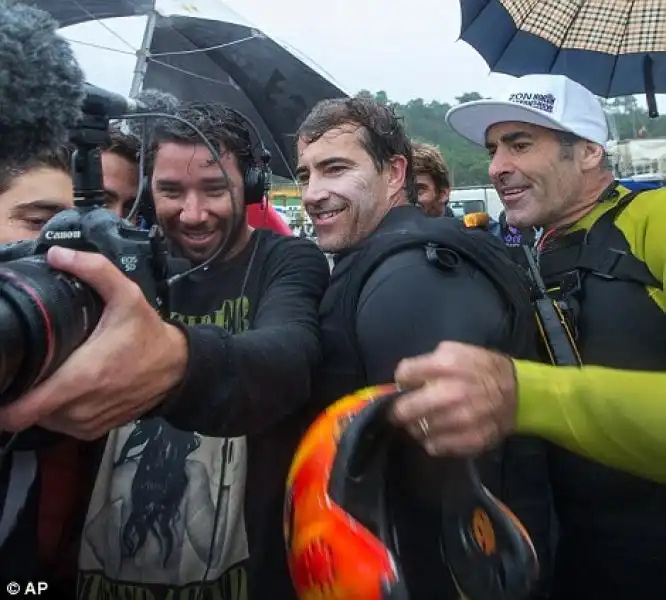 Carlos Burle Surfista nella tempesta 