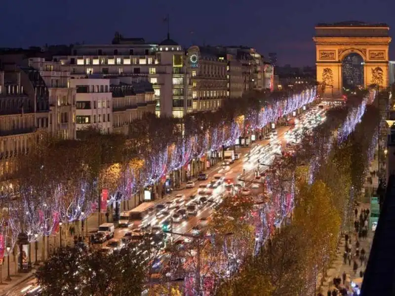 GLI CHAMPS ELYSEES 