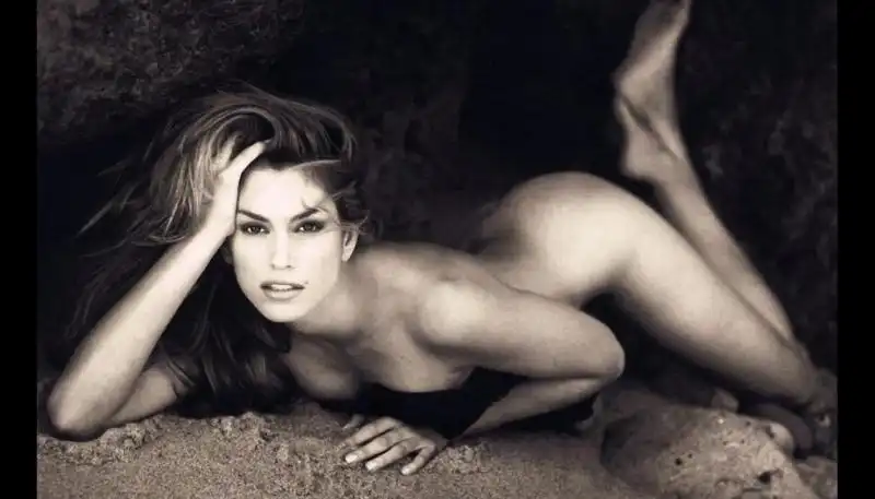 CINDY CRAWFORD 