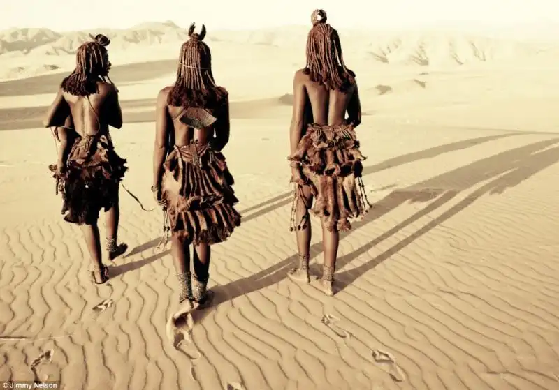 DONNE HIMBA DESERTO 