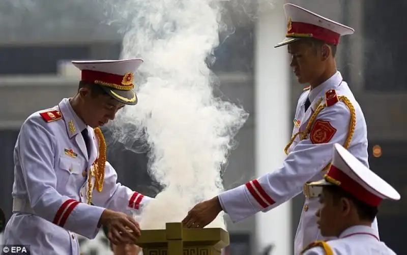 IL FUNERALE DEL GENERAL GIAP