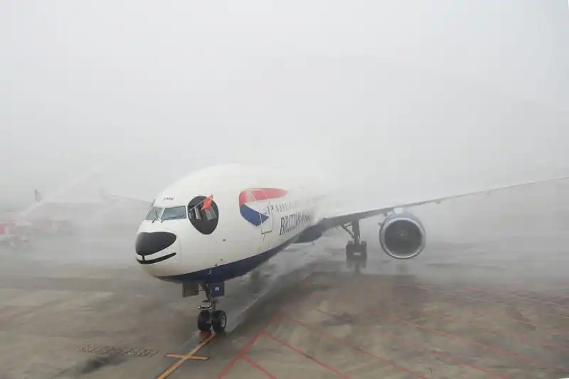 IMMAGINI DELLA SETTIMANA DAL AL SETTEMBRE DAL TIME AEREO DELLA BRITISH AIRWAYS LAVATO A CHENGDU IN CINA 