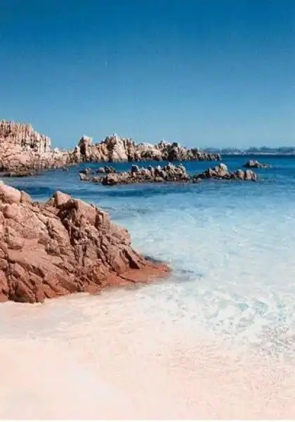 ISOLA DI BUDELLI LA SPIAGGIA ROSA 