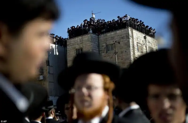 ISRAELE I FUNERALI DEL RABBINO OVADIA YOSEF 