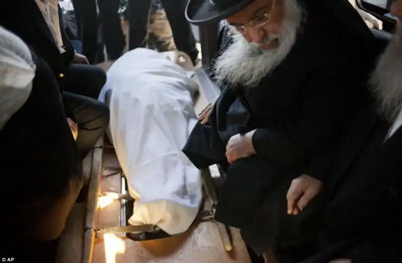 ISRAELE I FUNERALI DEL RABBINO OVADIA YOSEF 