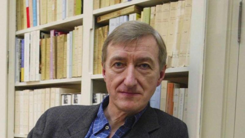 Julian Barnes ea d b a f a a b bbe