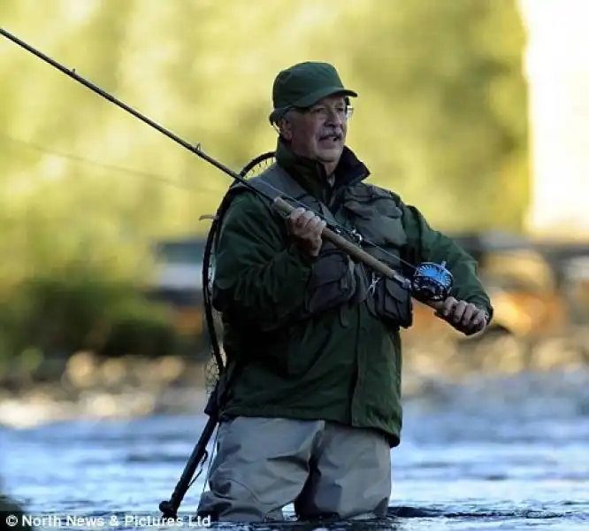 SALMONI NEL FIUME TYNE IN INGHILTERRA 