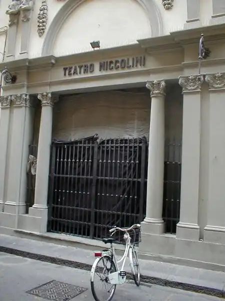 Teatro Niccolini chiuso 