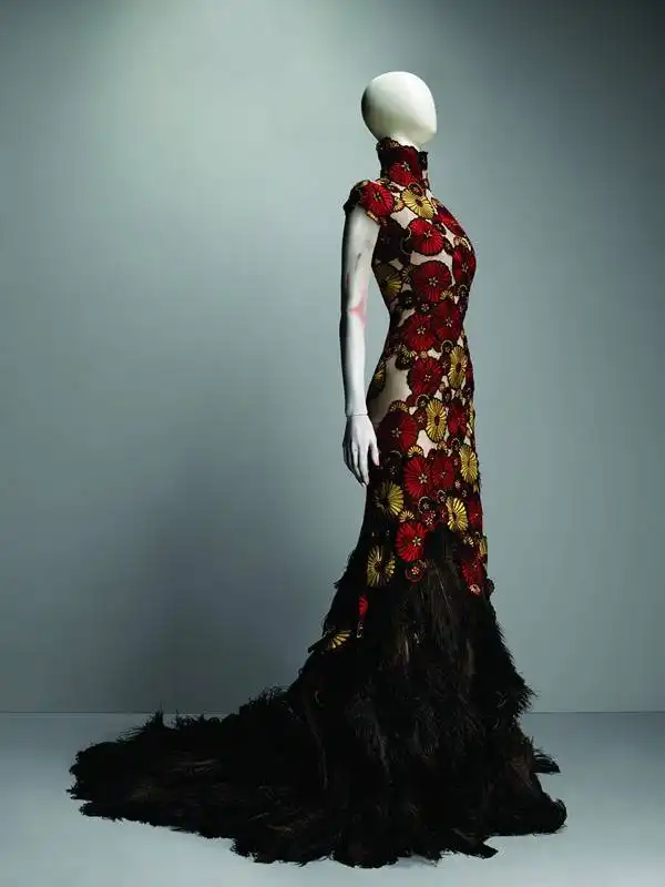 alexander mcqueen: savage beauty 12