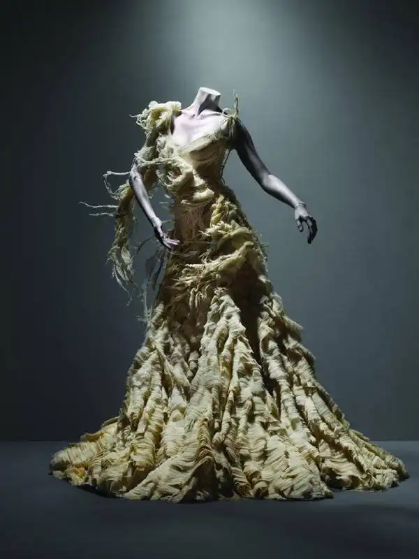 alexander mcqueen: savage beauty 2