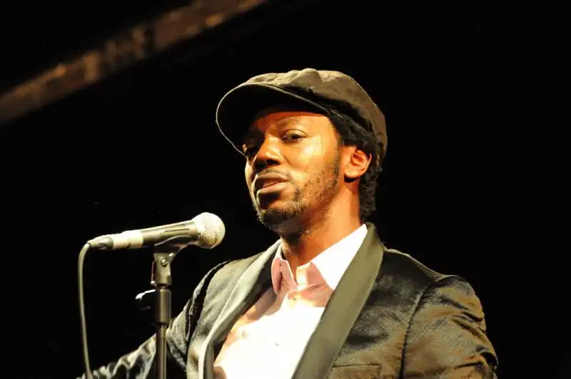 baloji in concerto alla pelanda (14)