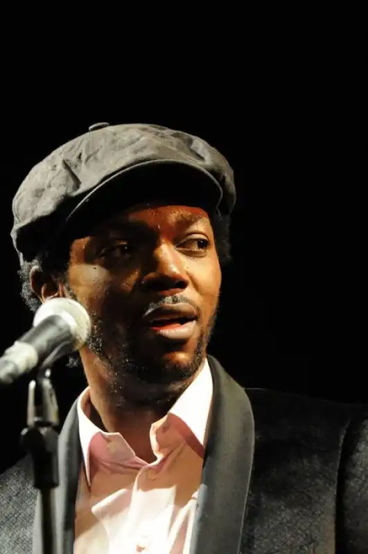 baloji in concerto alla pelanda (7)