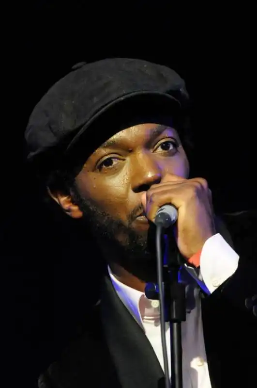 baloji in concerto alla pelanda (9)