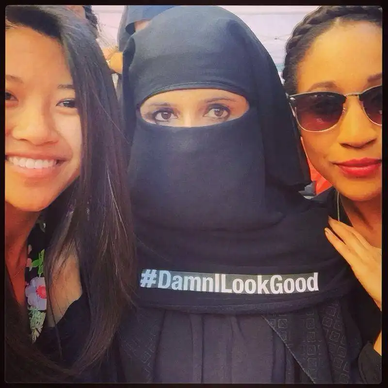 #damnilookgood selfie burqa 9