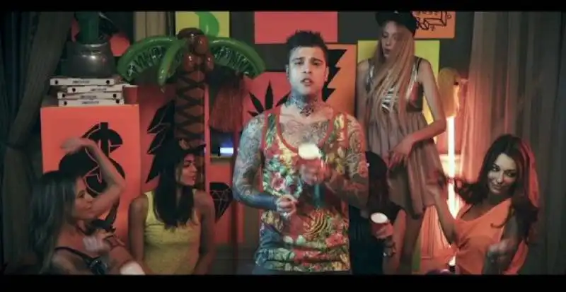 fedez eroe nazionale signorini 2013 default