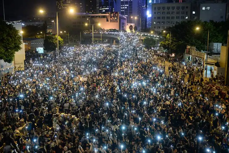 fra tech e rivoluzione a hong kong