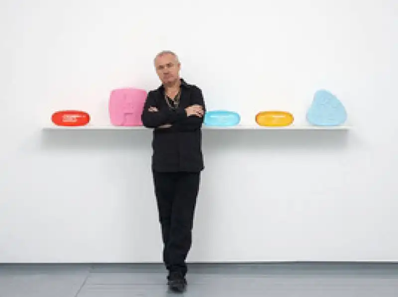 hirst in mostra a londra