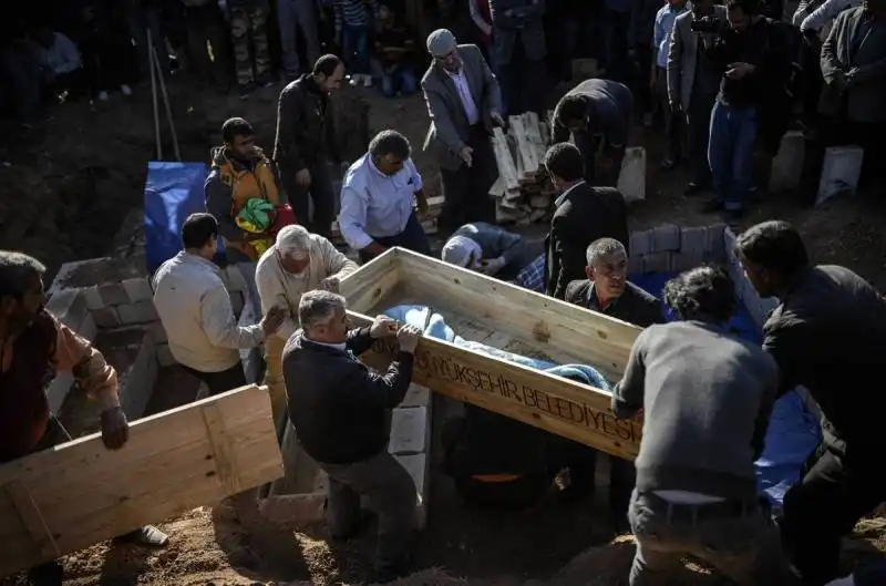 il cimitero di suruc, in turchia