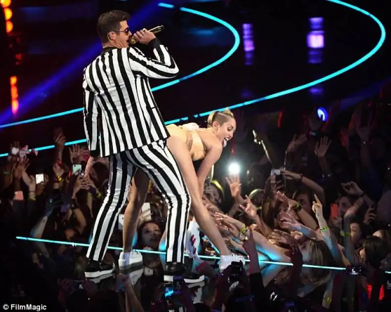 il twerking di miley cyrus