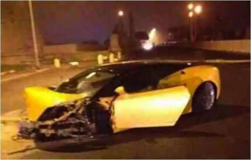 keita si schianta con la lamborghini 4