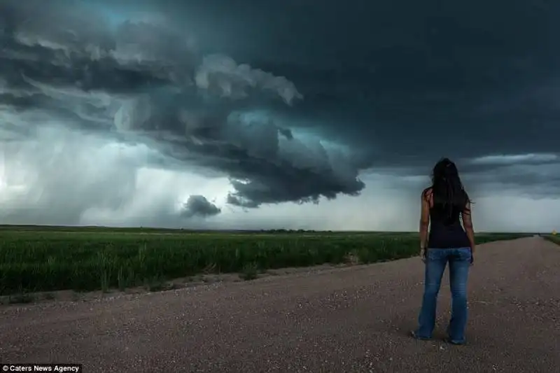 la ragazza e il tornado 12