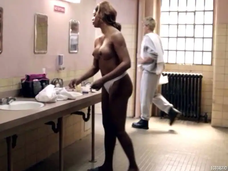 laverne cox topless   in orange is the new black 05 1200x900