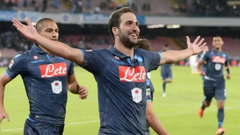 NAPOLI VERONA HIGUAIN