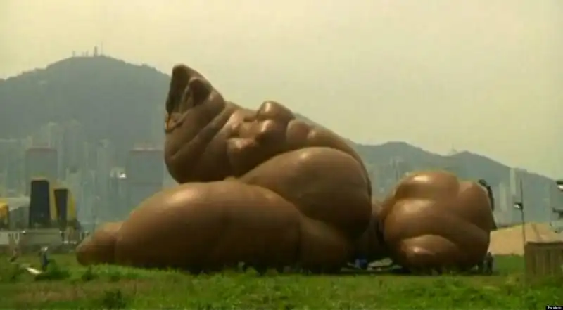 o giant inflatable poop paul mccarthy facebook