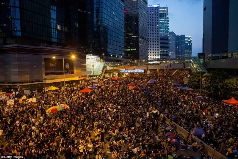 occupy central continuano le proteste di hong kong 3