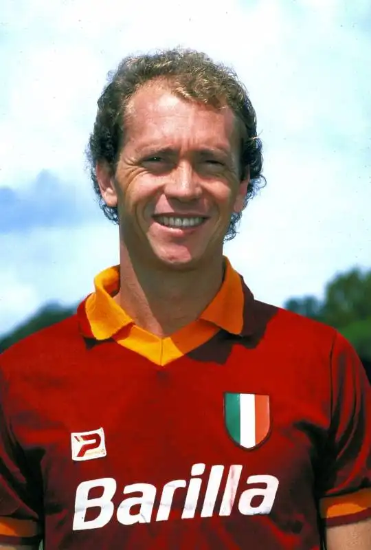 Paulo 
Roberto 
Falcao
