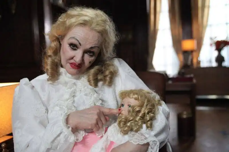 psychobitches  frances barber as bette davis