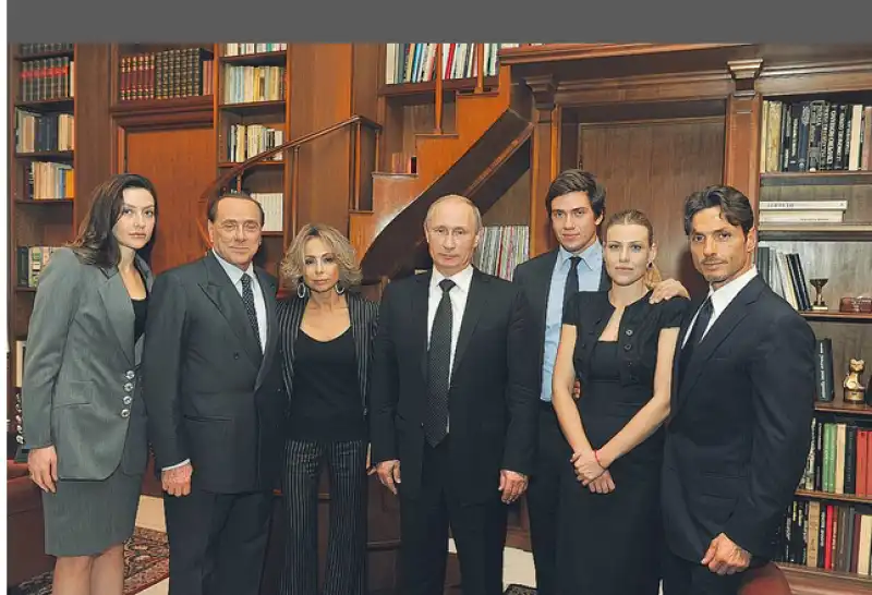 PUTIN E LA FAMIGLIA BERLUSCONI