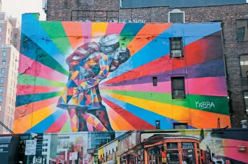 rainbow man and woman kissing new york