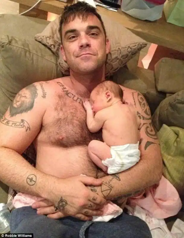 robbie williams diventa papa' 1