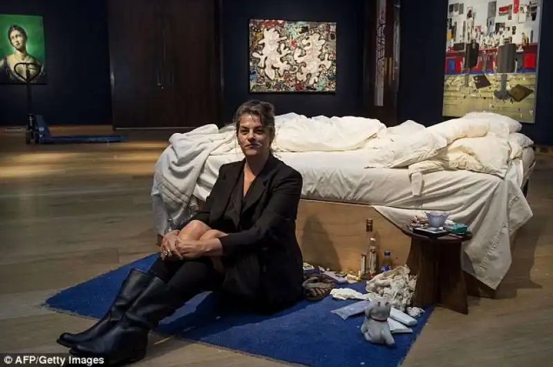 tracey emin nota per il suo letto opera