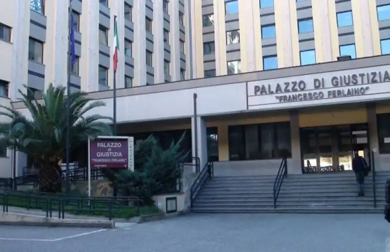 TRIBUNALE CATANZARO 