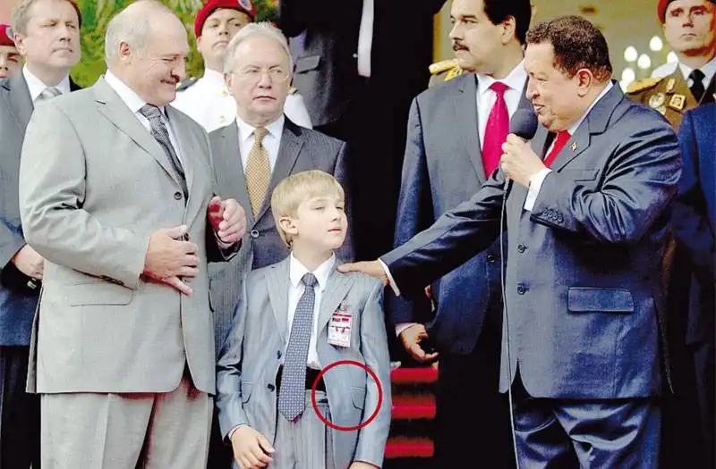 alexander e nikolaj lukashenko con chavez