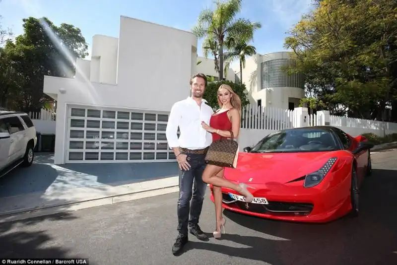 bastian e maria yotta con ferrari 458