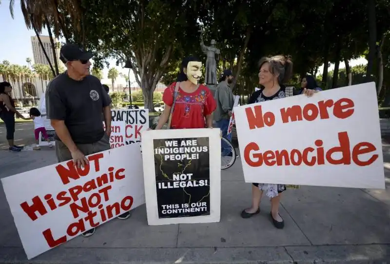 columbus day proteste cristoforo colombo era uno sterminatore  7