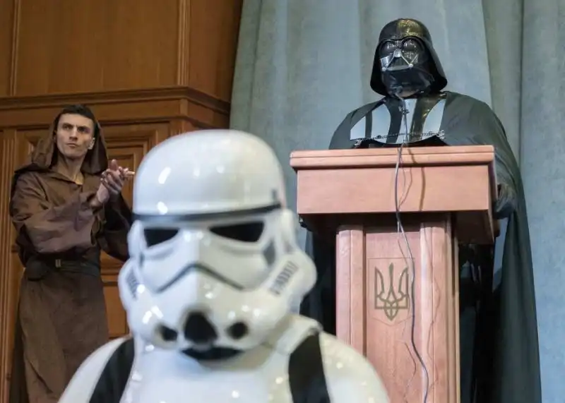 darth fener si candida alle presidenziali in ucraina