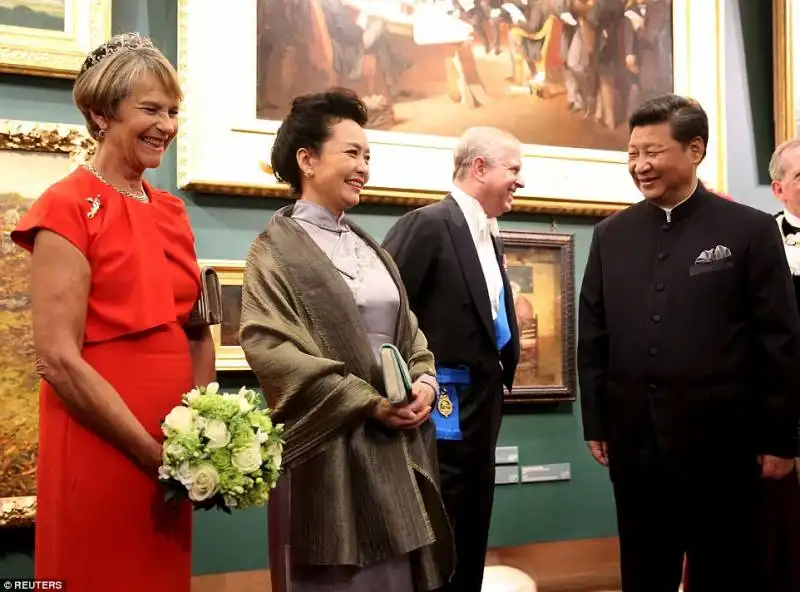 gilly yarrow e il principe andrea con peng liyuan e xi jinping