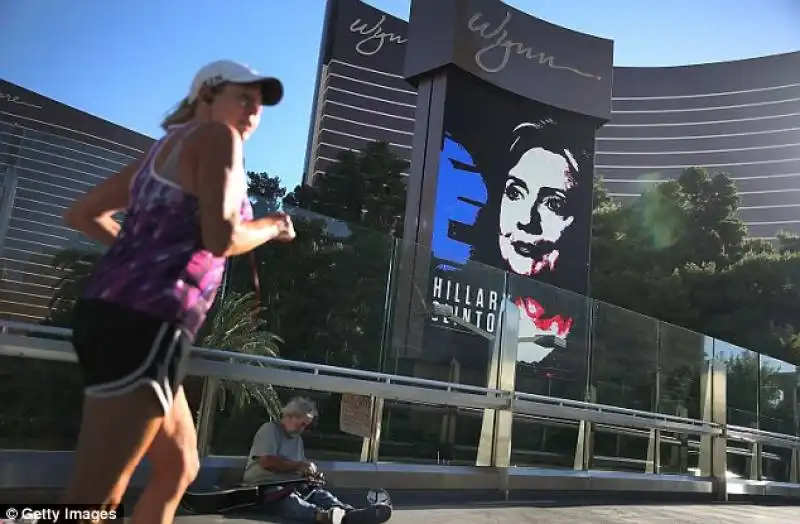 hillary sulla facciata del wynn casino di las vegas