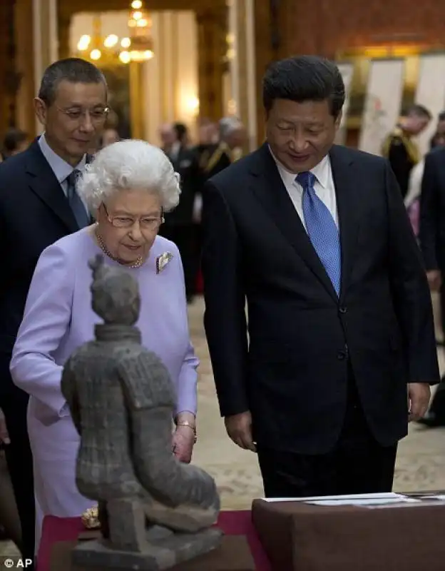 la regina elisabetta e xi jinping