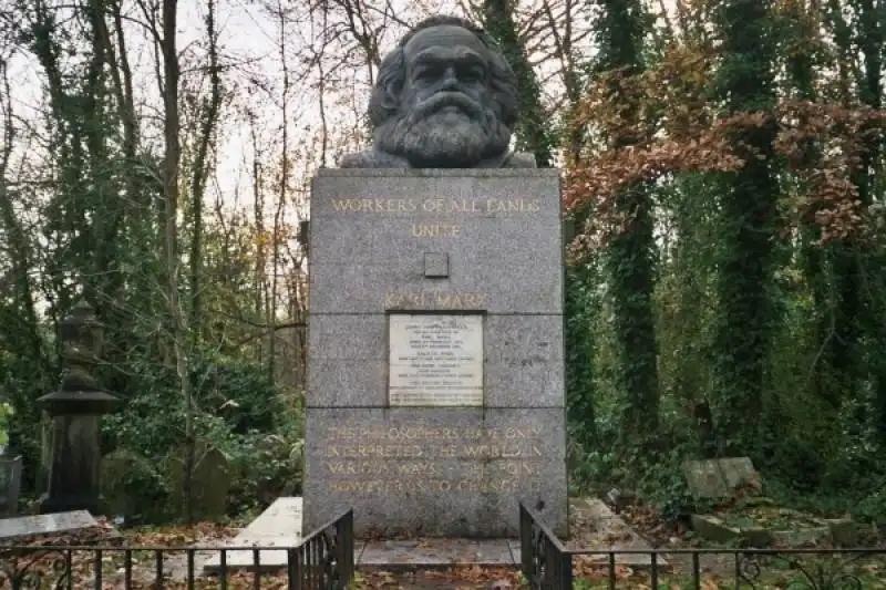 LA TOMBA DI KARL MARX