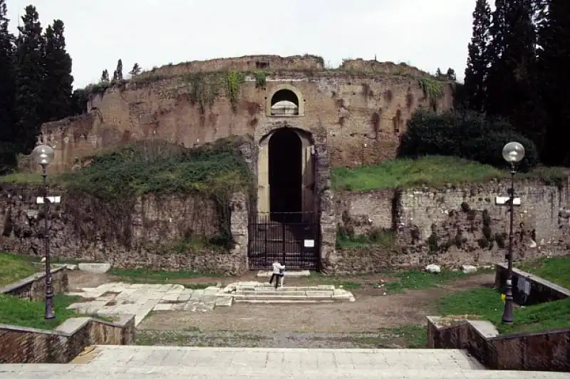 mausoleo di augusto  roma