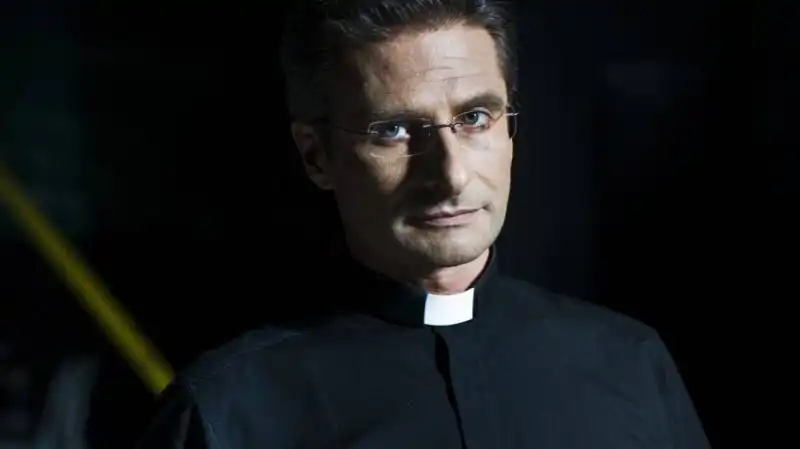 MONSIGNOR CHARAMSA 2