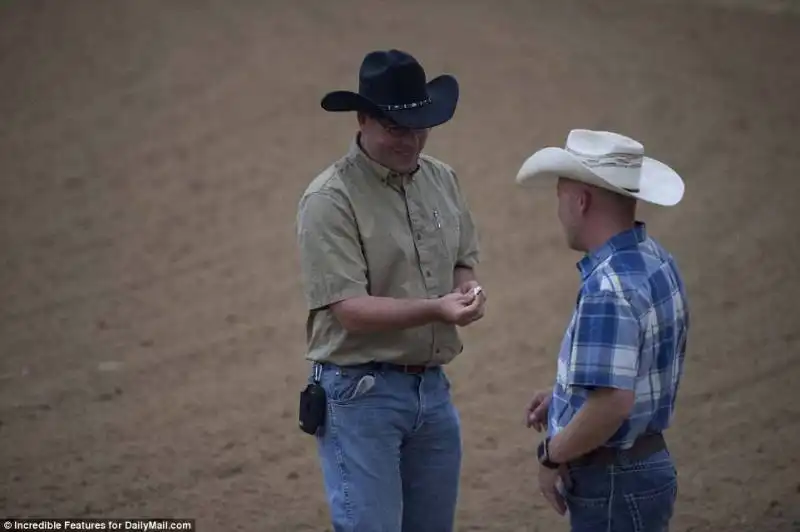 proposta di matrimonio durante rodeo