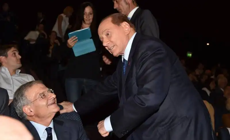 silvio berlusconi saluta fabrizio cicchitto (2)