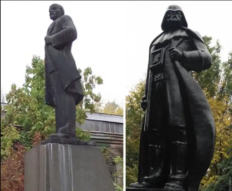 statua di lenin poi darth vader 