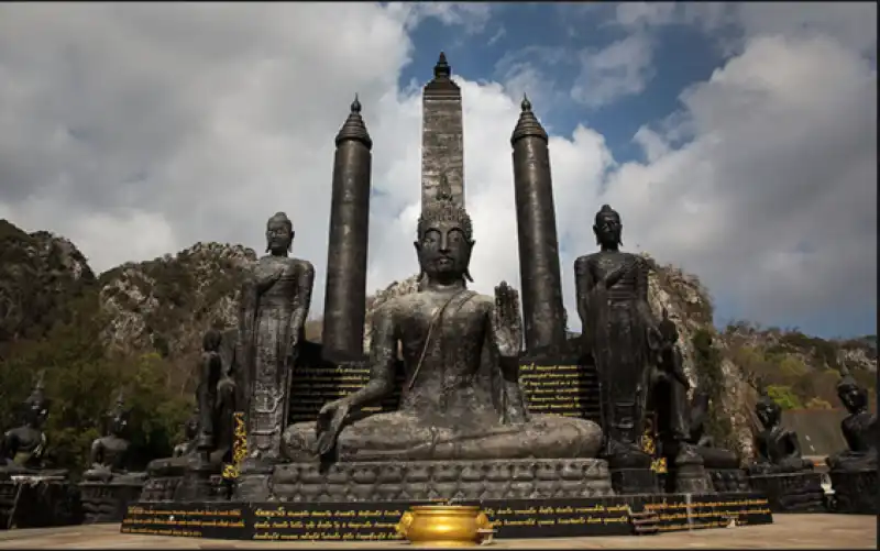 tempio di wat tham krabok 9